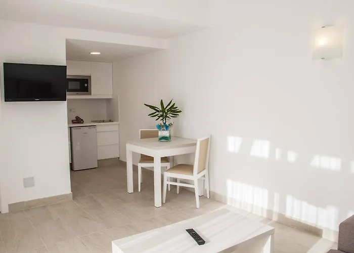 Hotel apartamentowy Sagitario Menorca Mar Adults Only Cala en Bosch